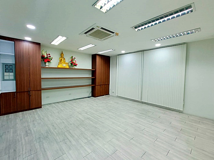 ให้เช่า ออฟฟิศ อาคารสำนักงาน ย่านใจกลางเมืองลาดพร้าว87 พื้นที่ 101ตร.ว.  จดบริษัทได้